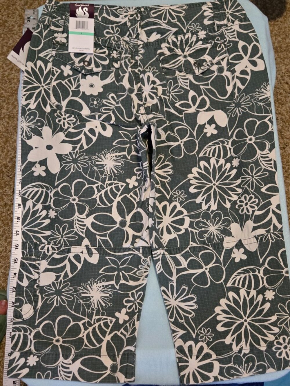 Gloria Vanderbilt NWT capri Gloria Vanderbilt Floral Capri Pants Size 8 Casual L